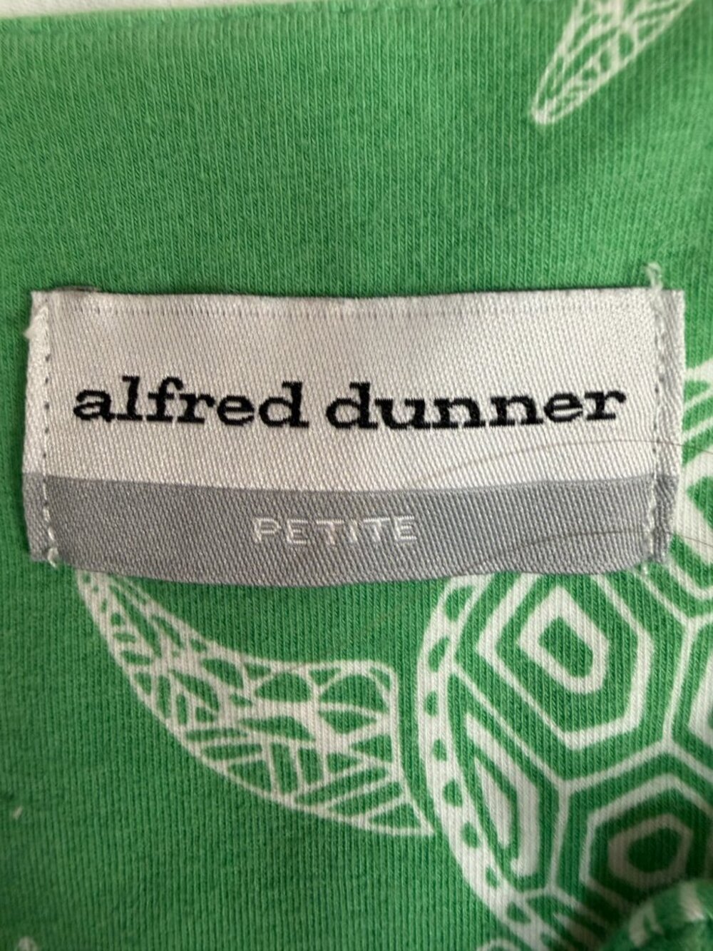 Alfred Dunner Women's Petite Large Sea Turtle Beaded Scoop Neck Top Green - Picture 6 of 10